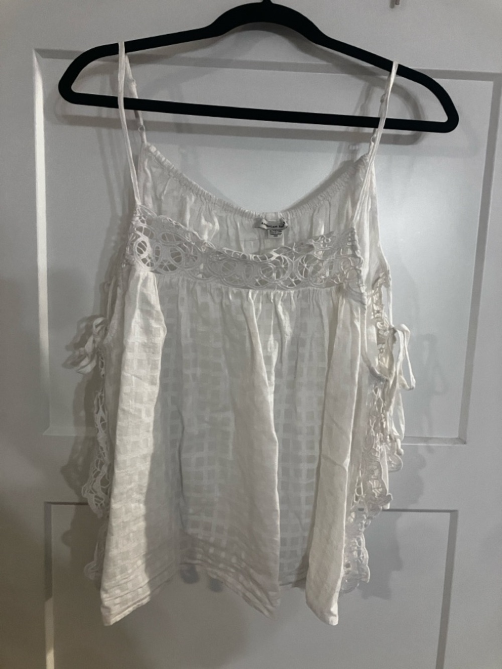 American Eagle Outfitters White Lace-Trim Camisole